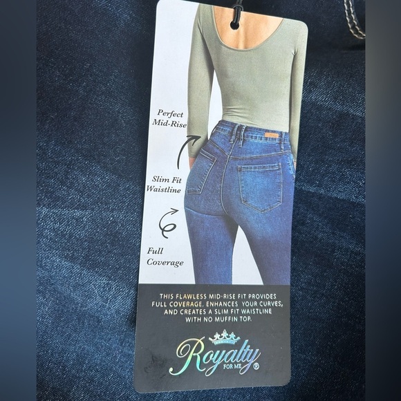 4/$20 Royalty for me plus midrise rolled cuff bermuda denim jean shorts- size 24 - Picture 8 of 9